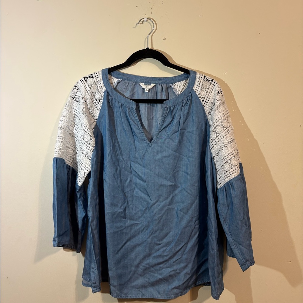 Crown & Ivy Women’s Large Lightweight denim top blouse white‎ lace sleeves NWT